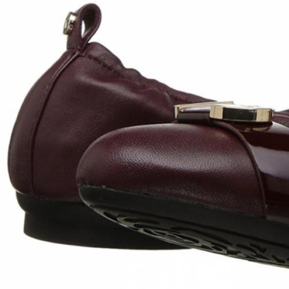 Taryn Rose Womens Abriana Nappa//Soft Patent Ballet Flat